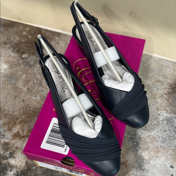 Easy Street Women's Dark Blue Slingback Heels - Picture 3 of 3